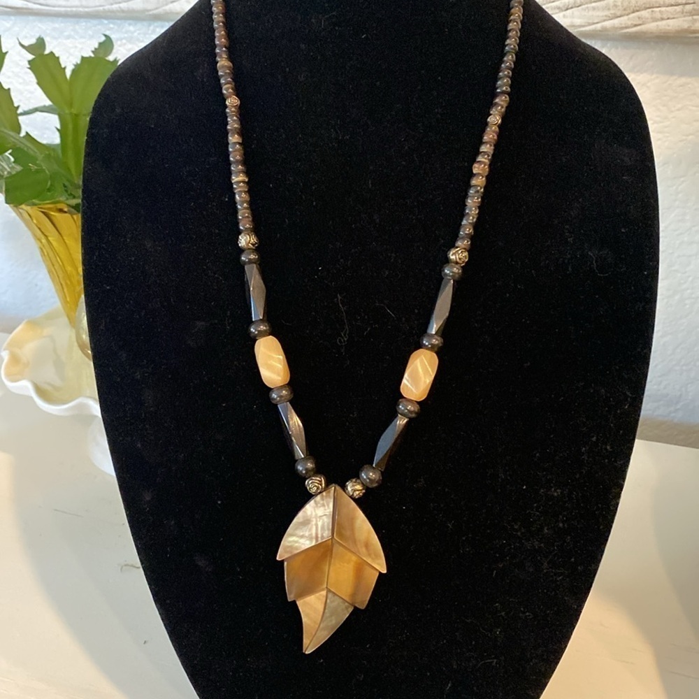 Abaca shell beaded leaf necklace